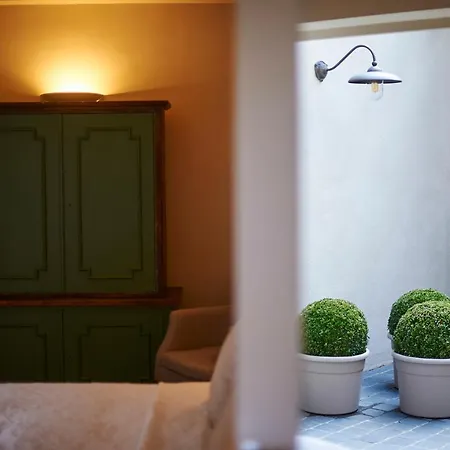 Maryline Bed & Breakfast 2*